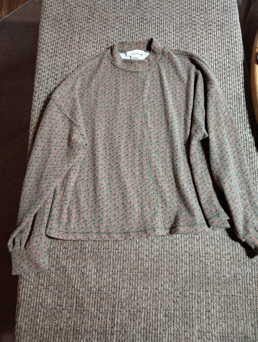 Urban Romantics smocked Long sleeve mock neck top Small